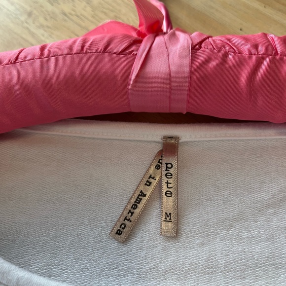 Adorable white tee that will give a little kick to jeans or whatever! - Picture 7 of 10